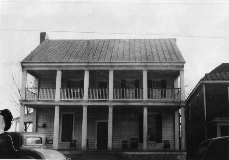 Mahone's Tavern, Pre-1956